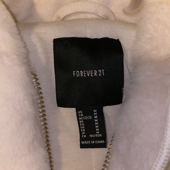 ***SOLD*** Fleece sweater crop half zip - Picture 3 of 3